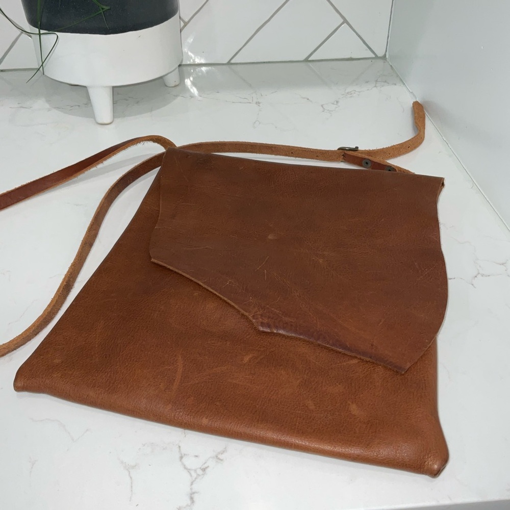 STASH chestnut, leather Crossbody bag